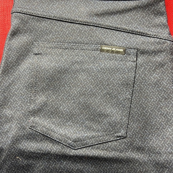 DKNY women's size medium pull on Comfort Stretch blue pants 25” inseam - Picture 3 of 6